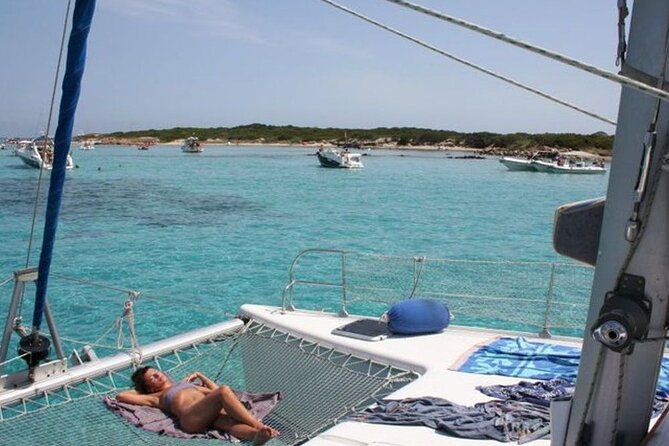 2-Catamaran tour from Cannigione to the Maddalena Archipelago - What the crew and catamaran add