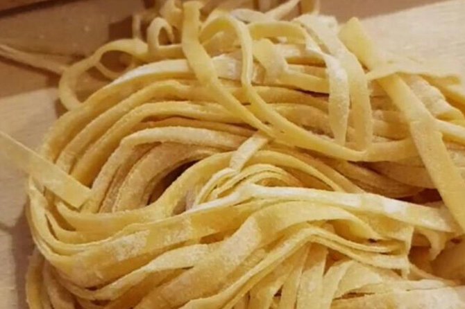 3 in 1 Cooking Class near Navona: Fettuccine, Ravioli & Tiramisu - Why families and first-time cooks fit well