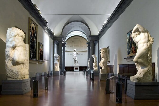 Accademia & Uffizi Museums: Small Group Tour with Optional Lunch - Moving from Via Ricasoli to the Uffizi