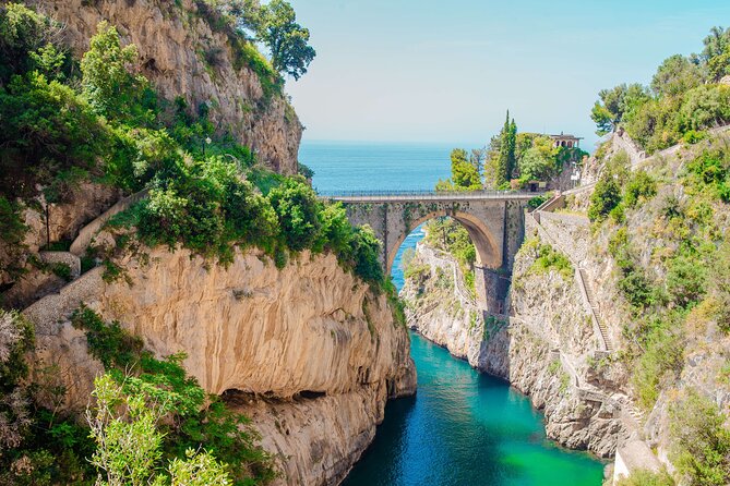 Amalfi Coast & Positano: Boat Tour with Snorkeling & Drinks - Amalfi’s caves, beaches, and watchtowers