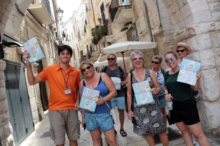 Bari: Guided Walking Tour - Saint Nicholas Basilica and the city’s patron saint