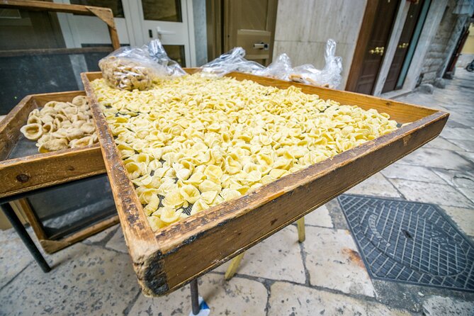 Bari’s Ultimate Street Food Tour - Small Group by Do Eat Better - A practical walk through Bari Vecchia