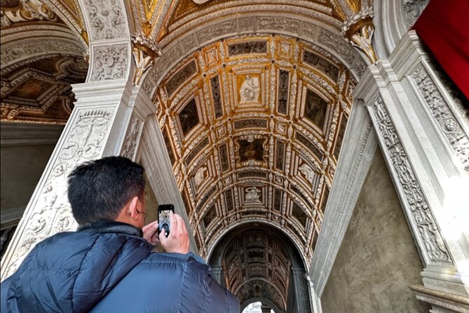 Best Of Venice: Saint Mark's Basilica, Doges Palace with Guide and Gondola Ride - Why this compact Venice tour works