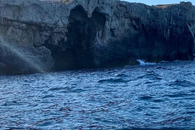 Boat tour of Ortigia Island and sea caves - Timing, duration, and the value of $24.20