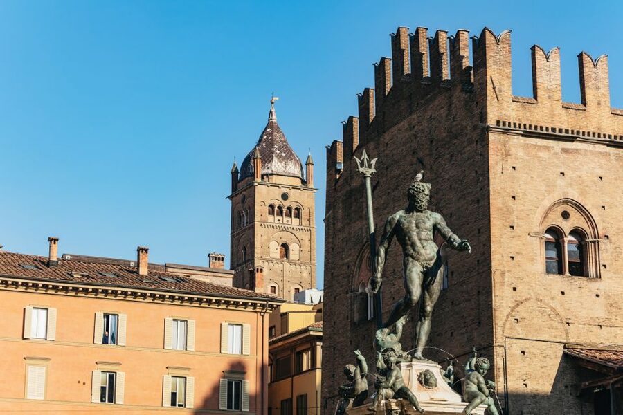 Bologna: City Center Walking Tour - Starting at Neptune Fountain and Palazzo d’Accursio