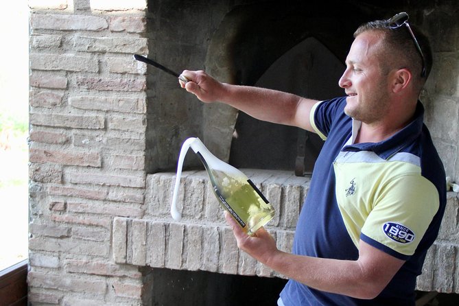 Bologna Food Experience: Factory tours & Family-Style Lunch - The family-style lunch is a full event