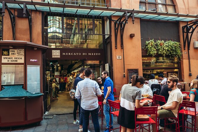 Bologna: Full meal Food Tour with Local Delights by Do Eat Better - Cotoletta alla Bolognese at Palazzo Sanuti
