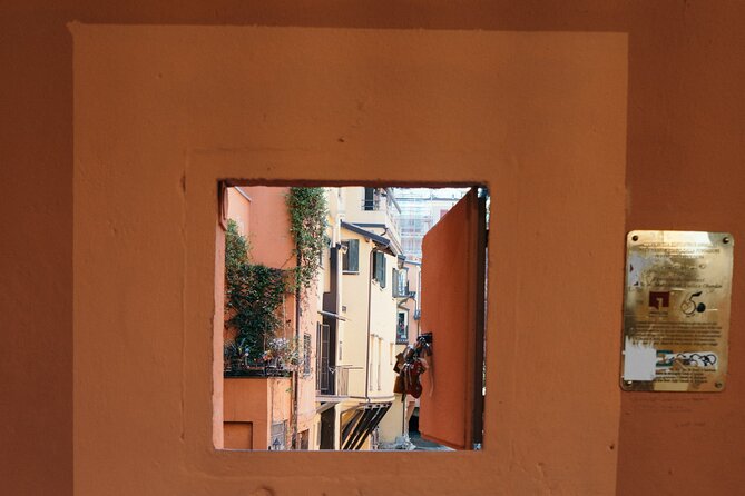 Bologna gastronomic experience with a local - Gelato at the family shop on Via Marsala