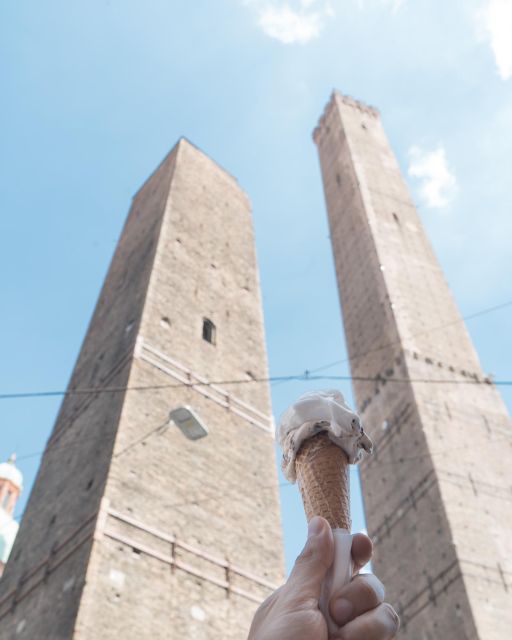 Bologna: Walking Food Tour with a Local Guide - Tigella and the first bakery stops