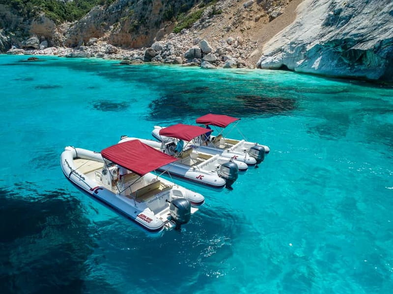 Cala Gonone: Dinghy Excursion to C. Mariolu and C. Goloritzè - Cala Goloritzè by boat