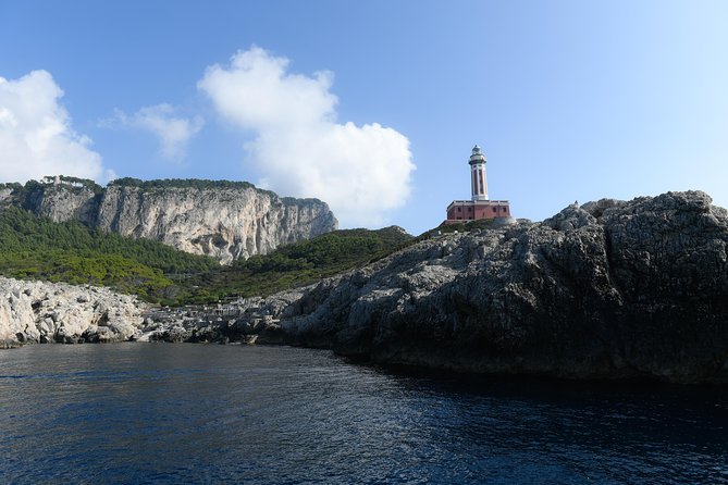 Capri Coast to Coast: Boat Tour with Optional Blue Grotto - How good is the commentary?