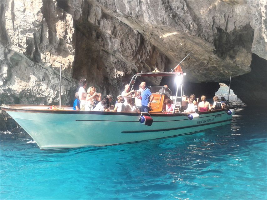 Capri: Island Boat Tour with Blue Grotto Stop - How much time should you allow?