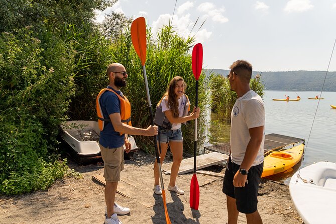 Castel Gandolfo Lake Kayak and Swim Tour - Learning the kayak basics in 15 minutes