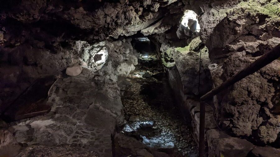 Catania: Underground Catania Tickets and Guided Tour - Guide quality and the language question