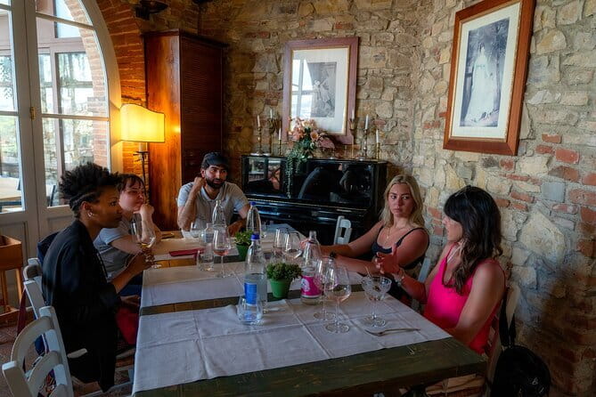 Chianti Vespa Tour with Lunch from Florence & E-car Option - Chiocchio and the small-village pause