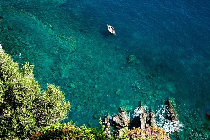 Cinque Terre Hybrid Boat Tour from Monterosso - Vernazza, the classic Cinque Terre view