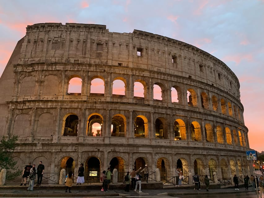 Colosseum Sunset Tour with Entry - The 15-minute photo stop