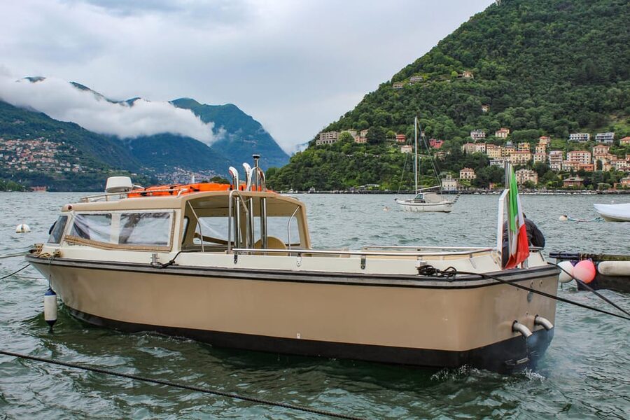 Como: Lake Como Shared Boat Tour - Cernobbio and the grand villa shore