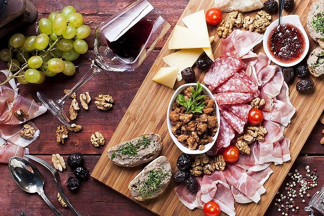 Delicious! Milan's Favorite Food Tour - Shopping streets add a different side of Milan