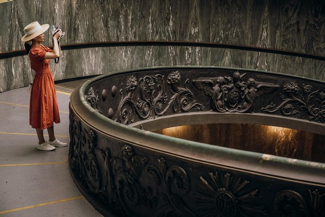 Early Vatican Museums Tour: The Best of the Sistine Chapel - The Sistine Chapel, with strict rules and uncertain crowd levels