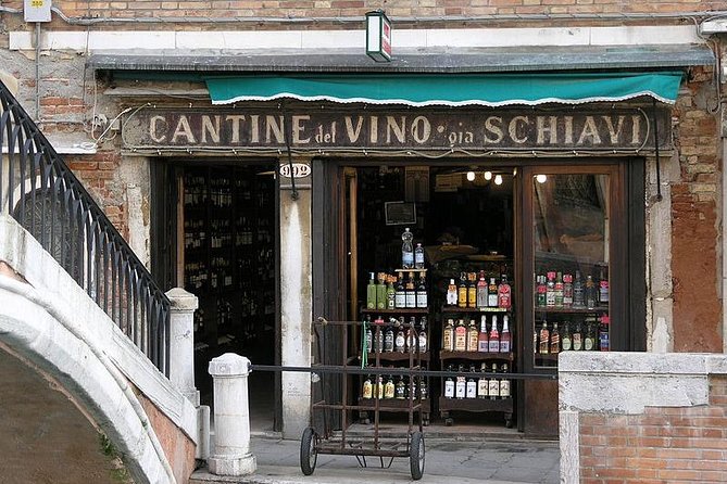 Eat Like a Local: Venice 3-Hour Small-Group Food Tasting Tour - The final savory stop and artisan gelato