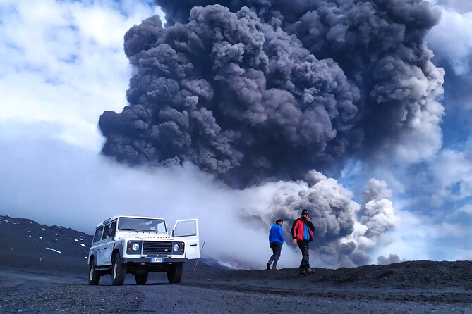 Etna excursion 3000 meters with 4x4 cable car and Trekking - The return is more than a ride downhill