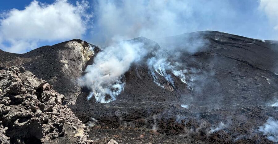 Etna excursion to 3000 mt. with cable-car and jeep 4x4 - Who should book this Etna excursion?
