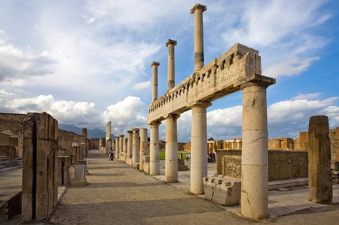 Explore Pompeii Half Day Highlights Tour with Pickup from Naples - Thermal baths and everyday Roman life
