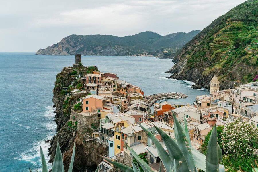 Florence: Cinque Terre Day Trip with Optional Hike - The Boat Ride Changes Your View