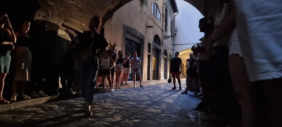 Florence: Dark Mysteries and Legends Guided Walking Tour - The old streets where stories gain weight