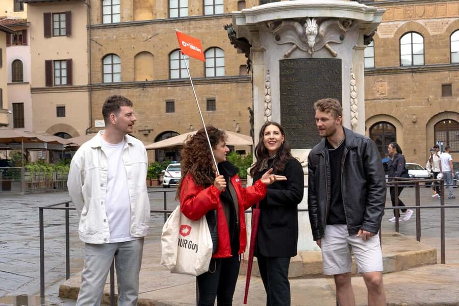 Florence: Food Walking Tour with Local Steak and Tuscan Wine - Via dei Neri brings heavier Tuscan flavors