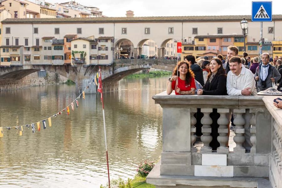 Florence: Food Walking Tour with Local Steak and Tuscan Wine - What the guides add to the evening