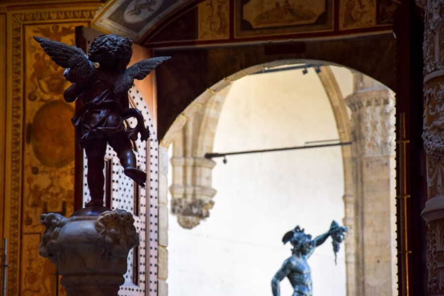 Florence: Mysteries of the Medici Guided Walking Tour - Small group or private walk