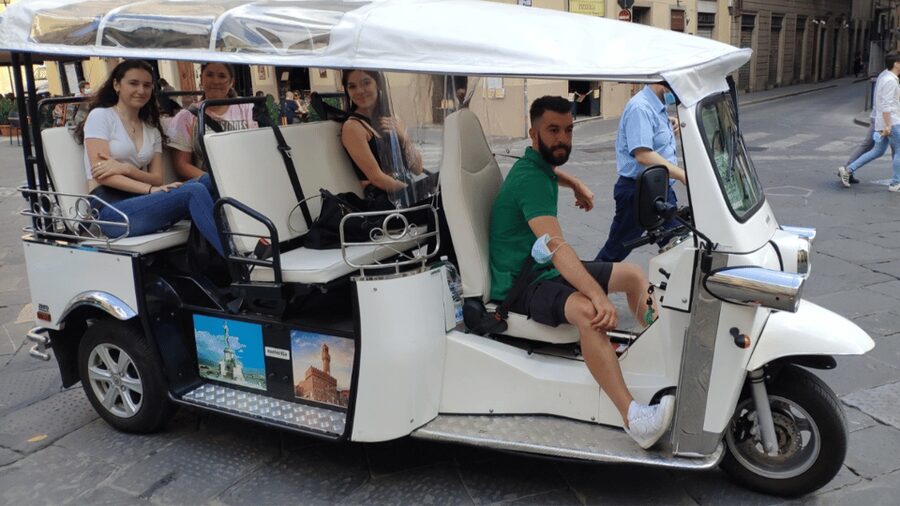 Florence: Old Town Golf Cart Excursion - Medici power around San Lorenzo