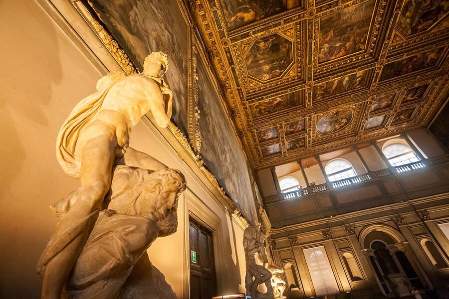 Florence: Palazzo Vecchio Entrance Ticket & Audioguide - The courtyard and the palace interiors