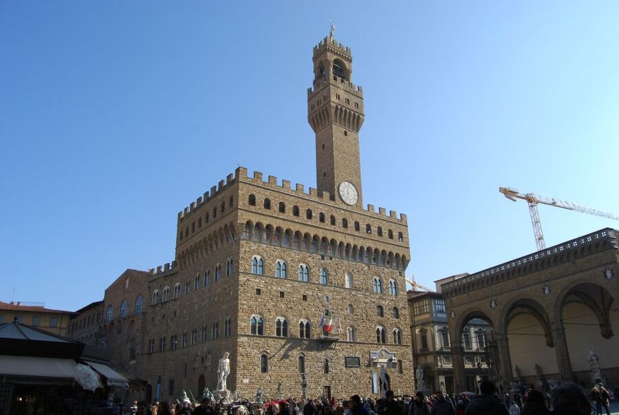 Florence: Palazzo Vecchio Guided Tour - Meeting your guide in Piazza della Signoria