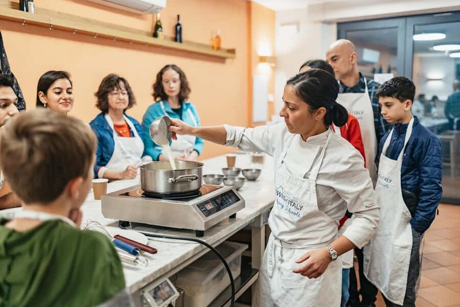 Florence: Pizza and Gelato Preparation Class - A good choice for families and solo cooks