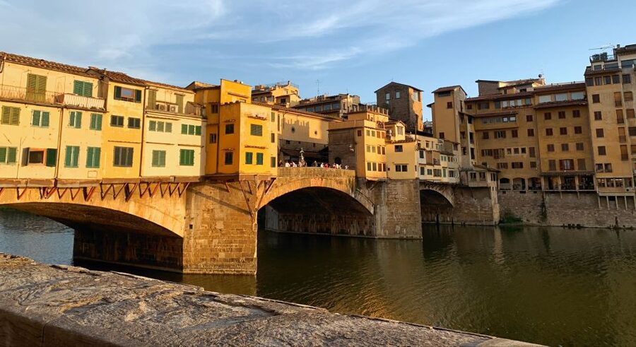 Florence: Renaissance and Medici Tales Guided Walking Tour - Ponte Vecchio and the walk toward the Uffizi