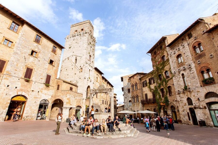 Florence: Siena, San Gimignano & Monteriggioni with Tasting - Who should book this tour?