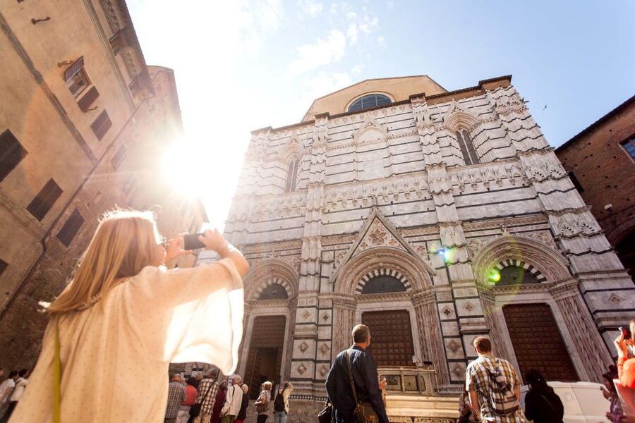 Florence: Siena, San Gimignano & Monteriggioni with Tasting - Monteriggioni: a quick look at a walled village