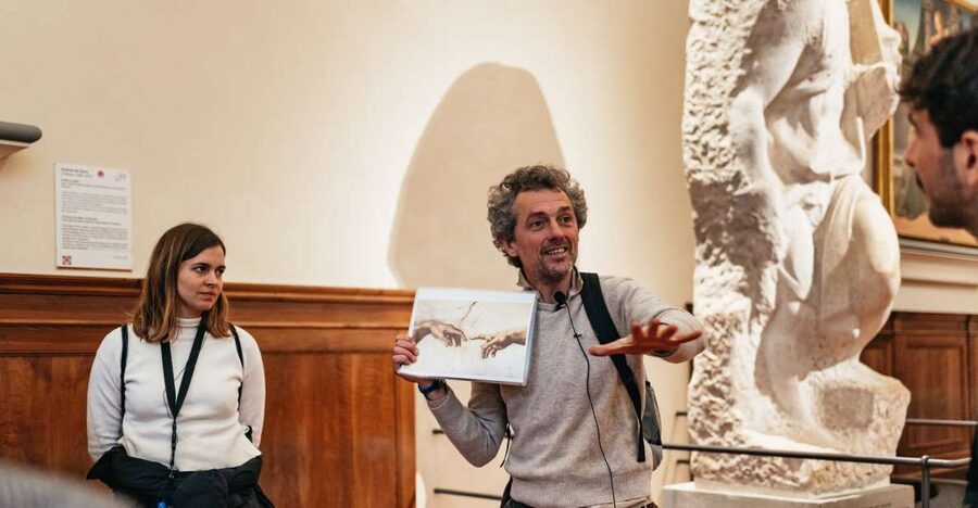 Florence: Skip-the-Line Accademia Guided Tour - How the one-hour format works for different visitors