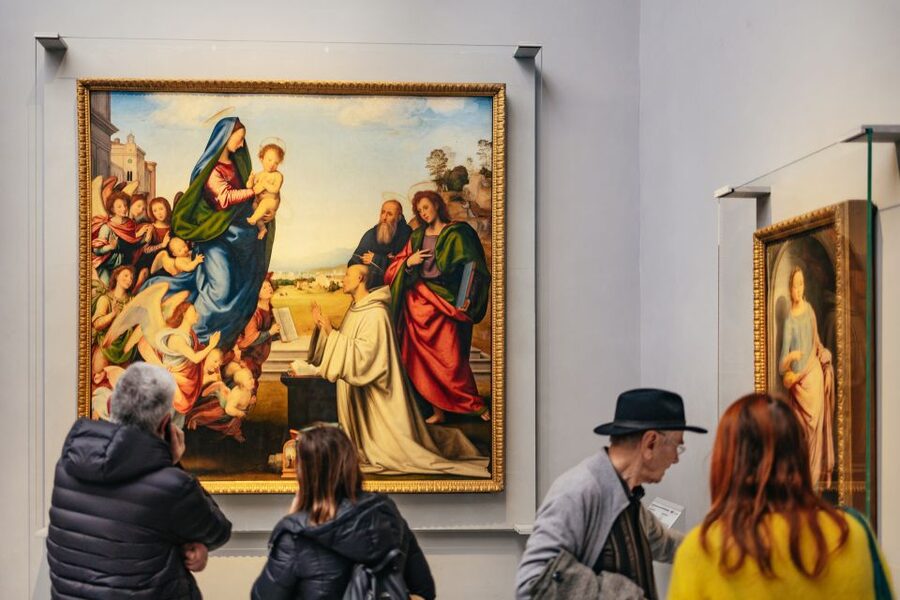 Florence: Skip-the-Line Uffizi Small Group Tour - The terrace is a useful finishing touch
