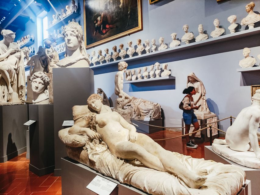 Florence: Timed Entry Ticket to Michelangelo's David & eBook - Why David deserves more than a quick photograph