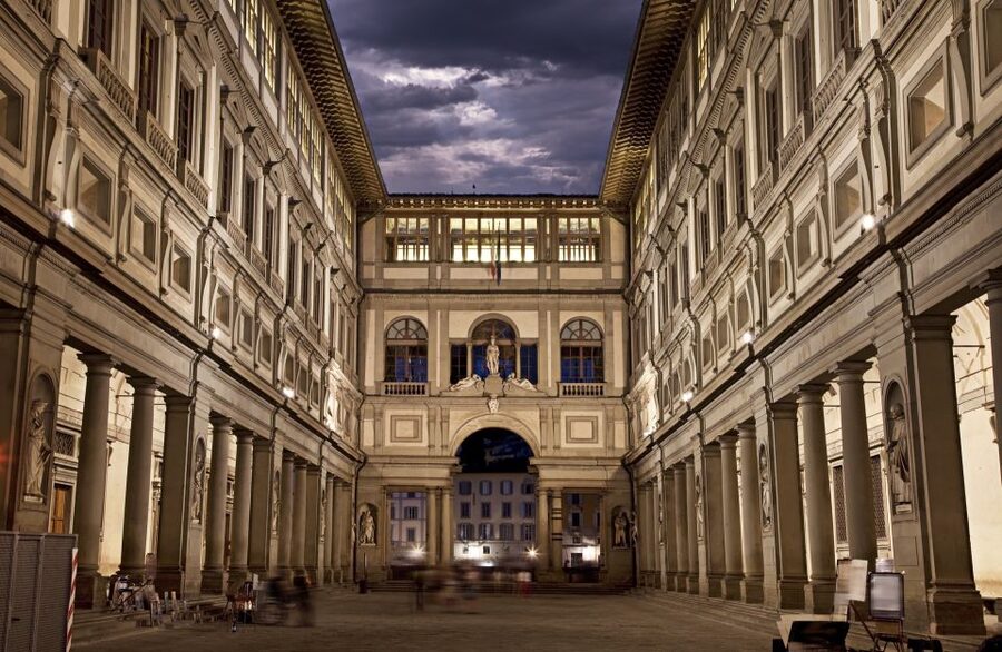 Florence: Uffizi Gallery and Accademia Gallery Guided Tour - Three hours, 15 people, and a brisk museum rhythm