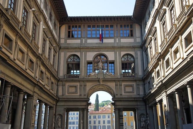 Florence Uffizi Gallery monolingual Small Group Tour - Key points at a glance