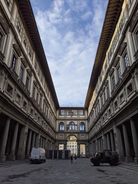 Florence: Uffizi Gallery Small-Group Guided Tour with Ticket - How the Guides Shape the Experience