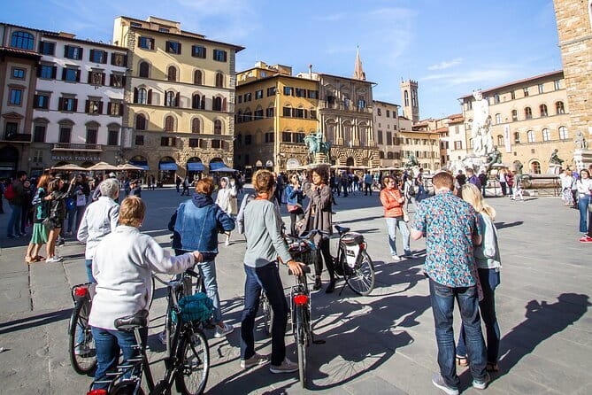 Florence Vintage Bike Tour–guided, small group or private option - The Duomo, San Lorenzo, and Florence’s powerful families
