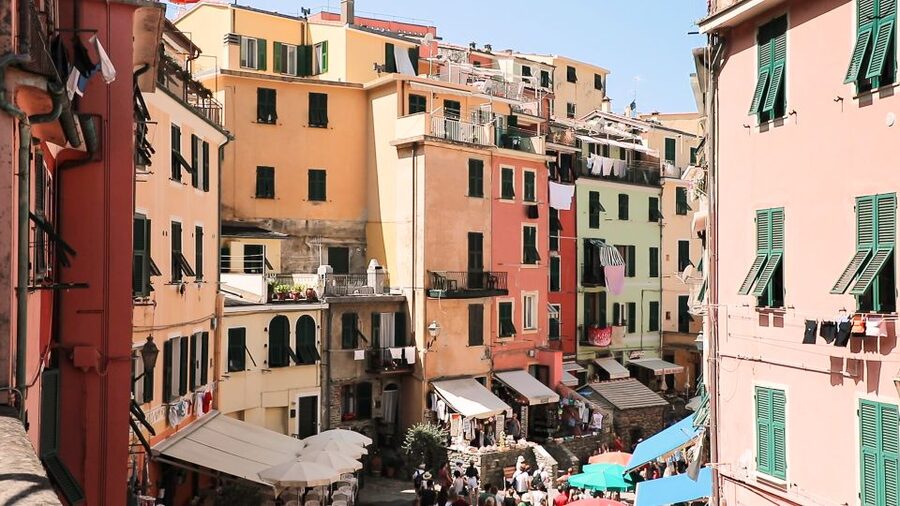From Florence: Cinque Terre Day Trip with Optional Lunch - Meeting in Florence and settling into the bus