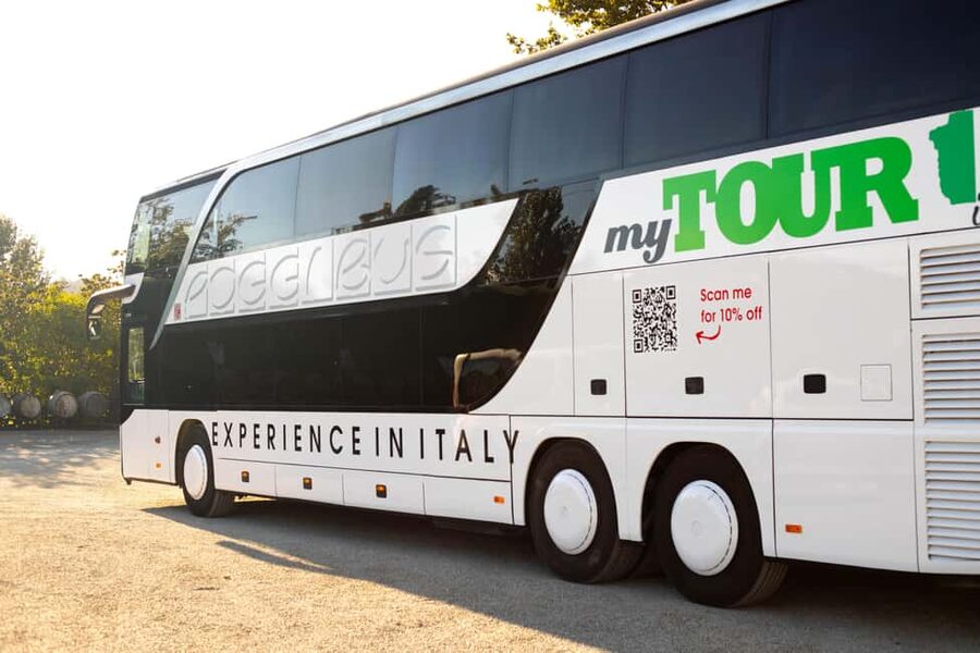 From Florence: San Gimignano, Siena, and Chianti Wine Tour - How the guide and coach shape the day