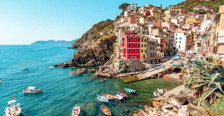 From Florence: Seaside Beauty Day Trip to Cinque Terre - La Spezia and the switch to local trains